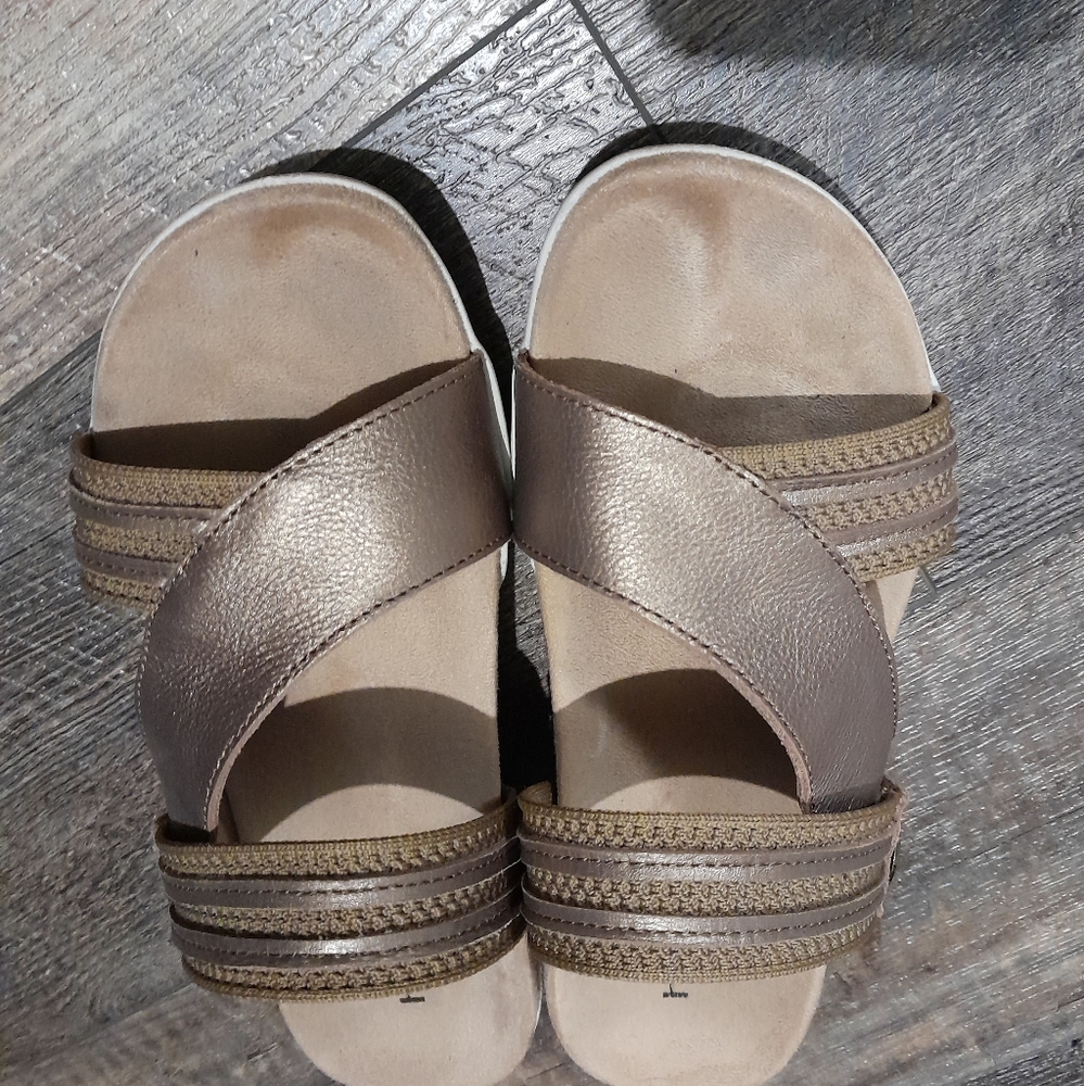 Halsa slip ons - Picture 3 of 8